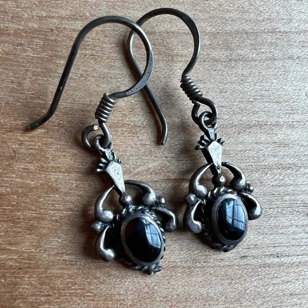 Vintage 925 sterling silver and black onyx dangle drop earrings